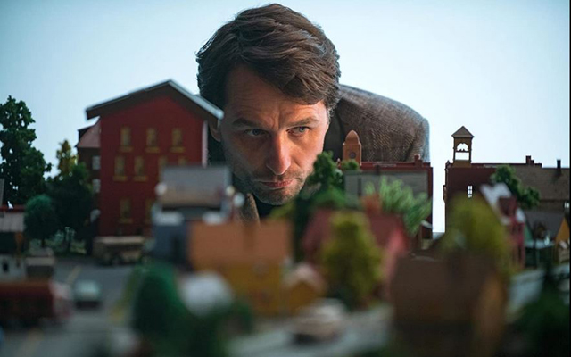 A Beautiful Neighbourhood 5 - Copyright SONY PICTURES via IMDb